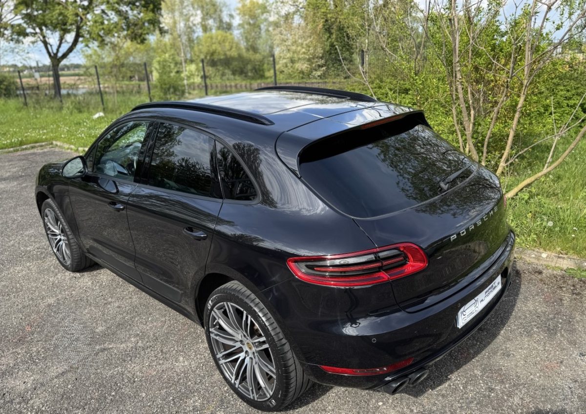 2017 PORSCHE MACAN 2.0 Litres turbo 252CV PDK