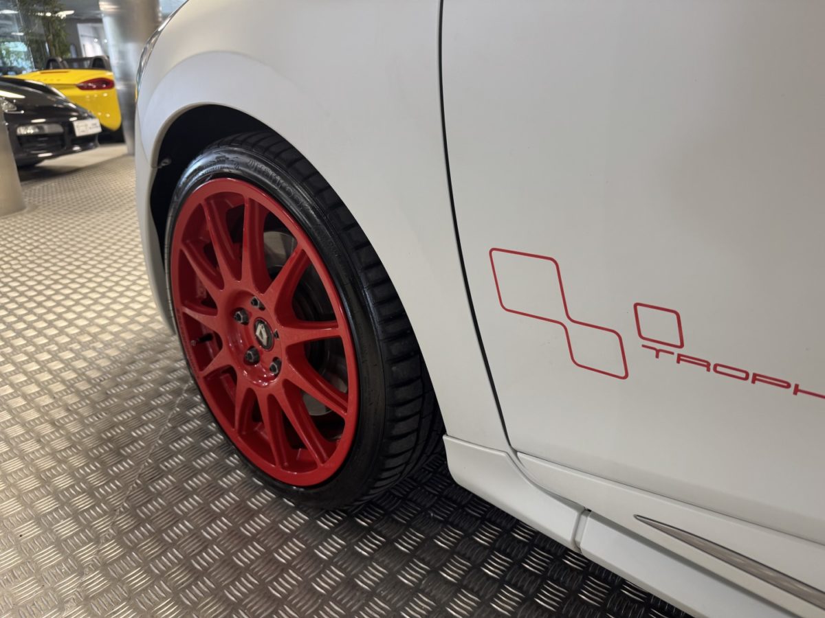 2016 Renault CLIO IV RS TROPHY EDC 1L6 220CV BVA